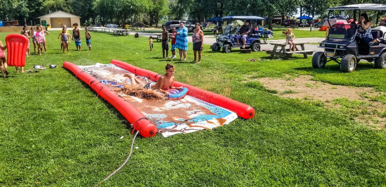 Отель Sandusky Koa Holiday Campground Экстерьер фото