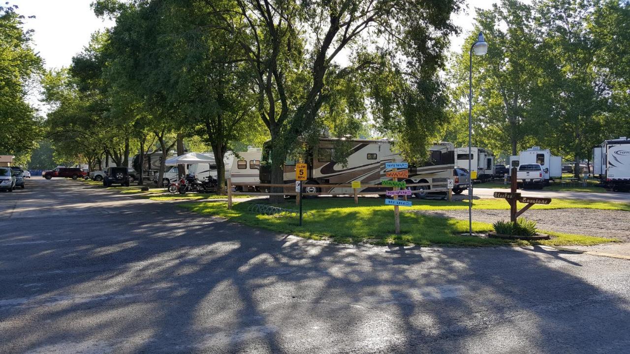 Отель Sandusky Koa Holiday Campground Экстерьер фото